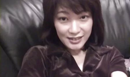 Görev yaparken kıçını Ekim üniformalı memur erotik poeno