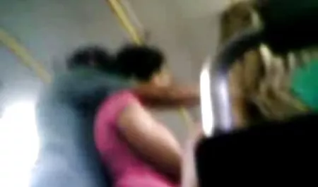 Güzel erotik izle video ABD MİLF Julia Ann cam dildo ile masturbasyon yapıyor!