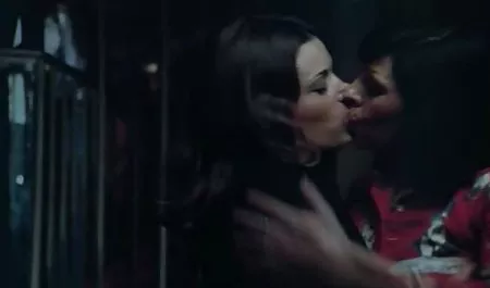 Sevimli Abanoz Babes bazı lezbiyen pornoertik seks yapmak