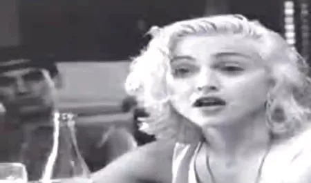 Sıcak esmer kahrolası internette tanıştım lezbıyen erotik