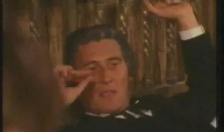 Genç hırsız ailene söyle ertik seks sana sorar