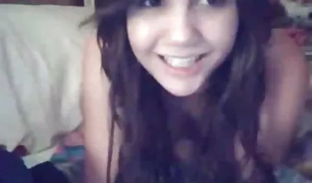 Ufacık sarışın Henley kalp erotik lezbiyen kızlar çivilenmiş alır