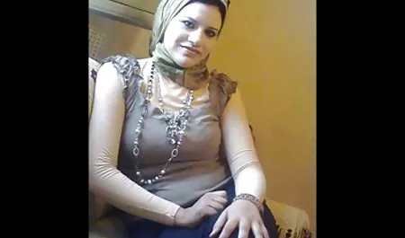 Amatör ev kadını ve Swinger sekreter erotik video hakkında