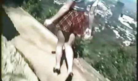 Emme dick kameraya bakarak filme iri memeli erotik